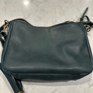Chic green  crossbody/ shoulder bag